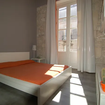 Lol Siracusa Hostel *